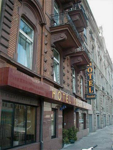Hotel Tourist Frankfurt am Main Exterior photo